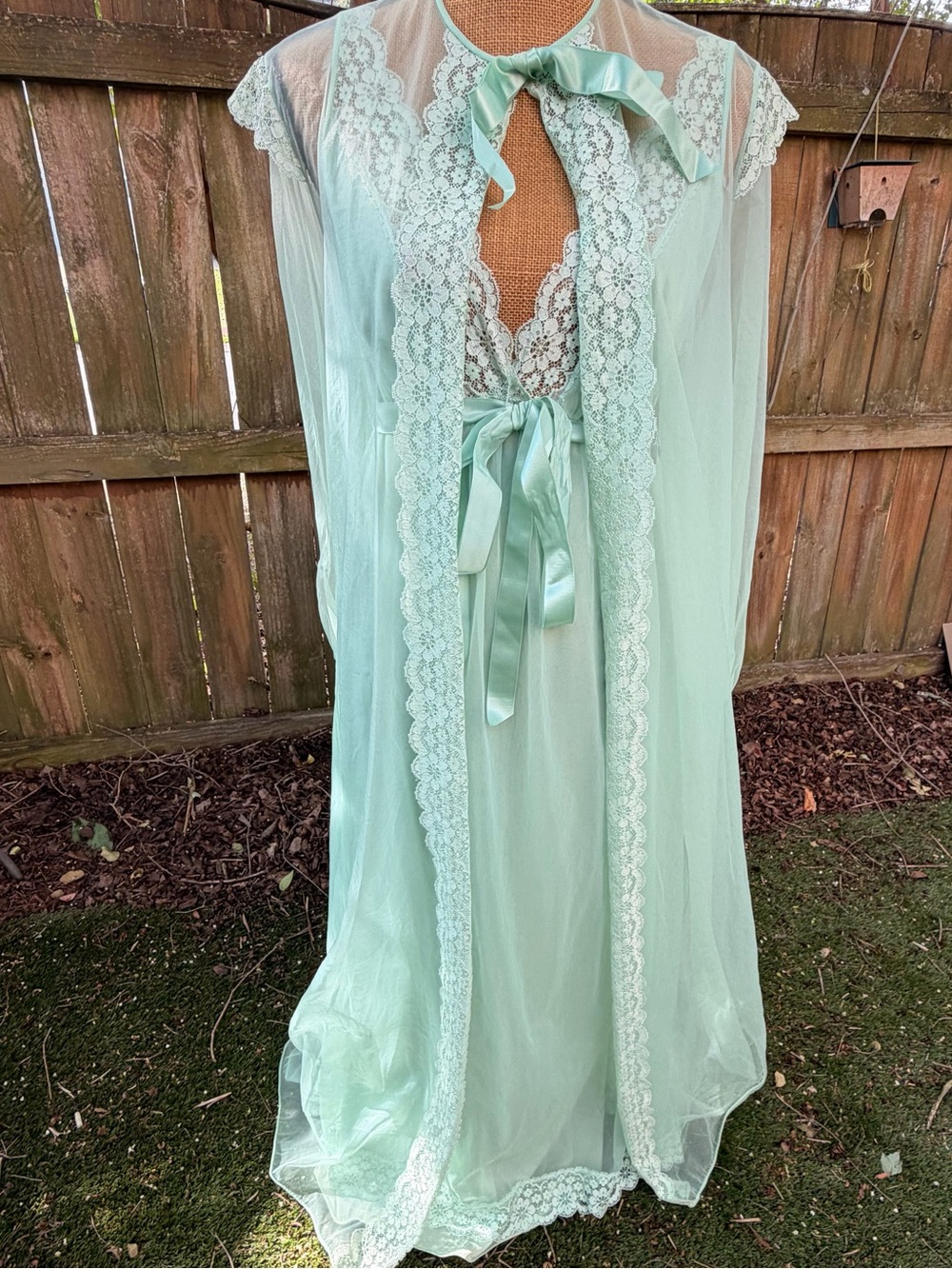 Vintage Vanity Fair Seafoam Green Peignoir Set 1960s|InheritedNightgown Robe